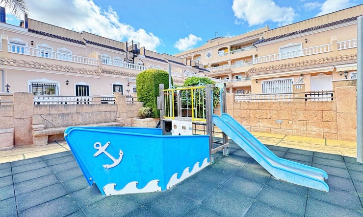 Resale - Townhouse -
Orihuela Costa - Villamartín
