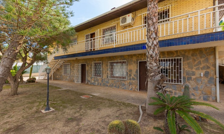 Resale - Villa -
Orihuela Costa - Las Filipinas