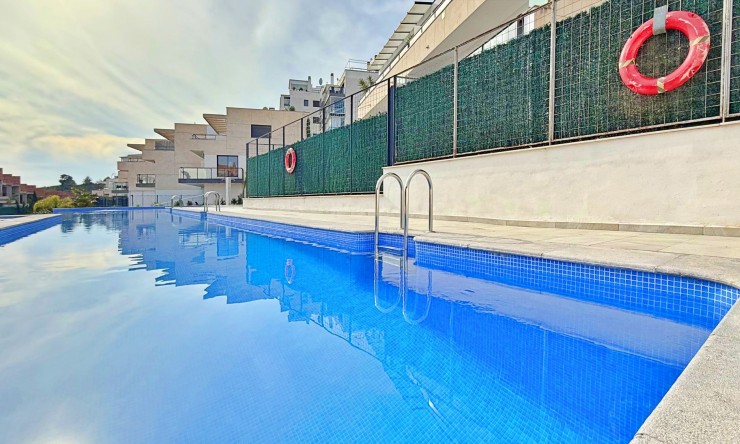 Resale - Apartment -
Orihuela Costa - Campoamor