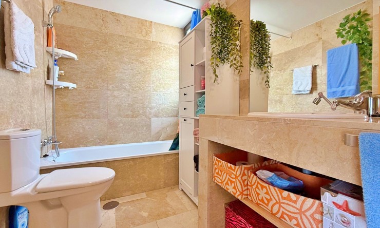 Resale - Apartment -
Orihuela Costa - Campoamor