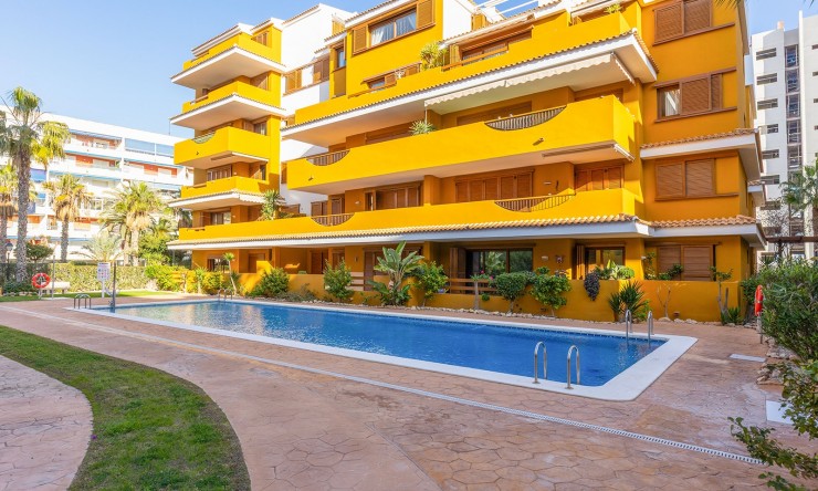 Resale - Apartment -
Torrevieja - Punta Prima