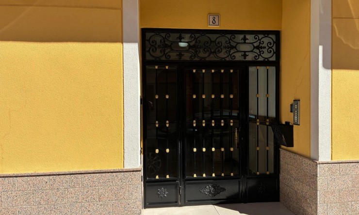 Resale - Apartment -
Almoradí