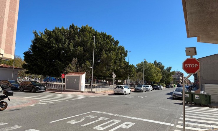 Resale - Apartment -
Almoradí