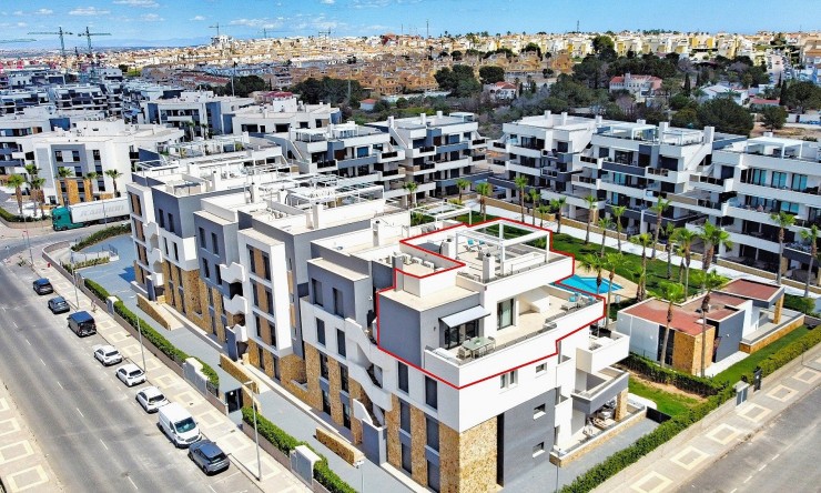 Resale - Penthouse -
Los Altos