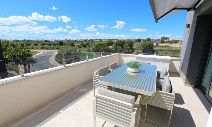 Resale - Penthouse -
Los Altos