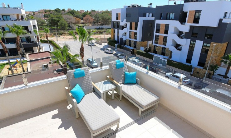 Resale - Penthouse -
Los Altos