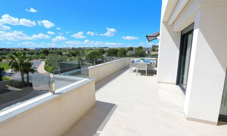 Resale - Penthouse -
Los Altos