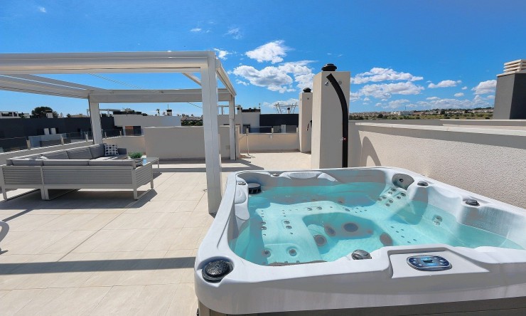 Resale - Penthouse -
Los Altos