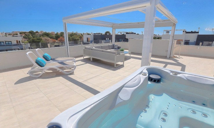 Resale - Penthouse -
Los Altos