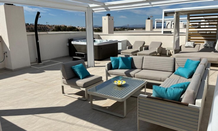 Resale - Penthouse -
Los Altos