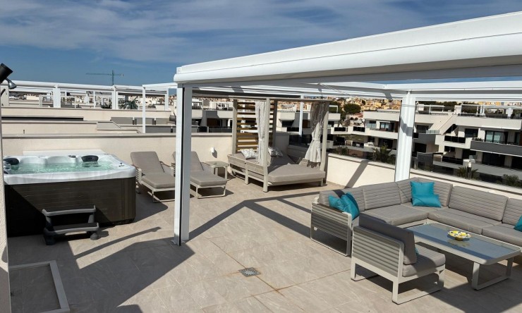 Resale - Penthouse -
Los Altos