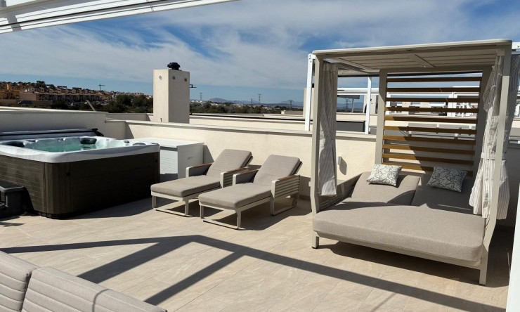 Resale - Penthouse -
Los Altos
