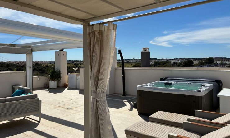Resale - Penthouse -
Los Altos
