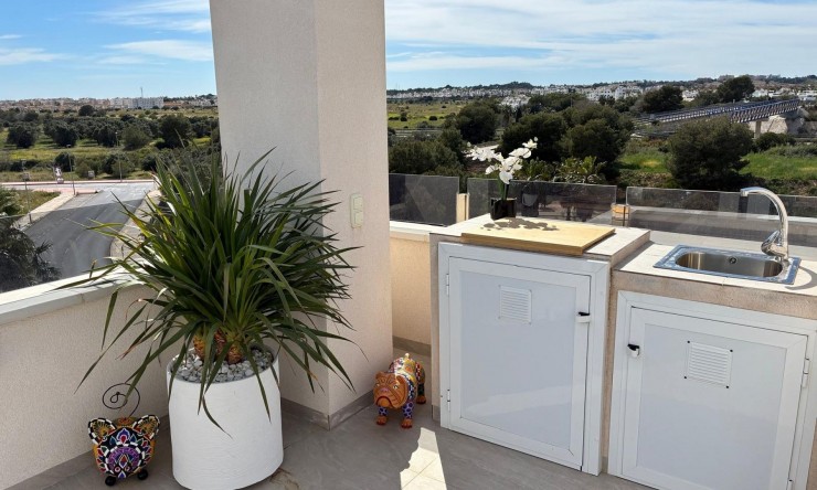 Resale - Penthouse -
Los Altos