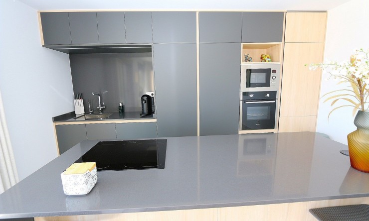 Resale - Penthouse -
Los Altos