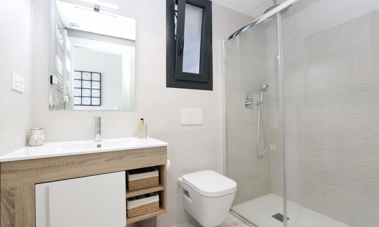 Resale - Penthouse -
Los Altos