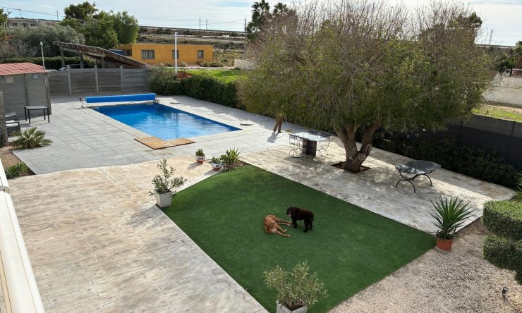 Resale - Detached Villa -
Crevillente
