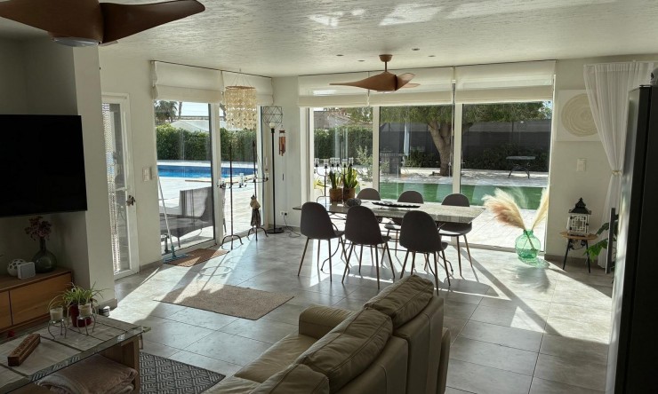 Resale - Detached Villa -
Crevillente