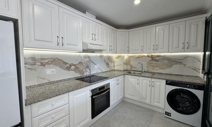 Resale - Apartment -
Lomas De Campoamor