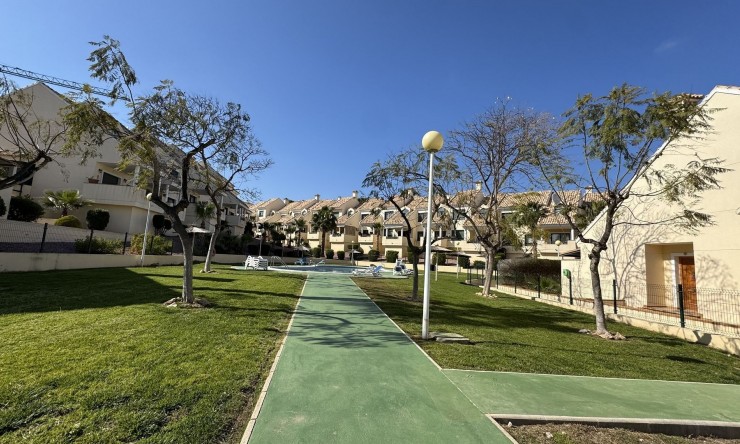 Resale - Apartment -
Lomas De Campoamor