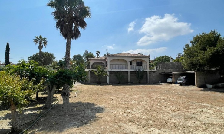 Resale - Detached Villa -
El Rebolledo