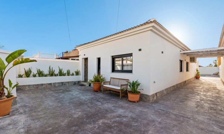 Herverkoop - Villa -
Torrevieja - El chaparral