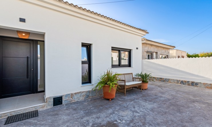 Herverkoop - Villa -
Torrevieja - El chaparral