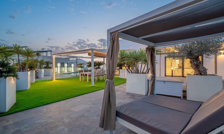 Herverkoop - Villa -
Orihuela Costa - Villamartín