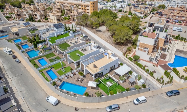 Herverkoop - Villa -
Orihuela Costa - Villamartín