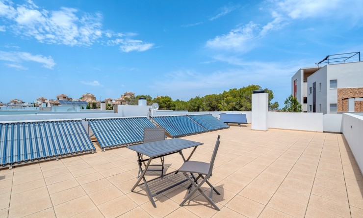 Herverkoop - Villa -
Orihuela Costa - Villamartín