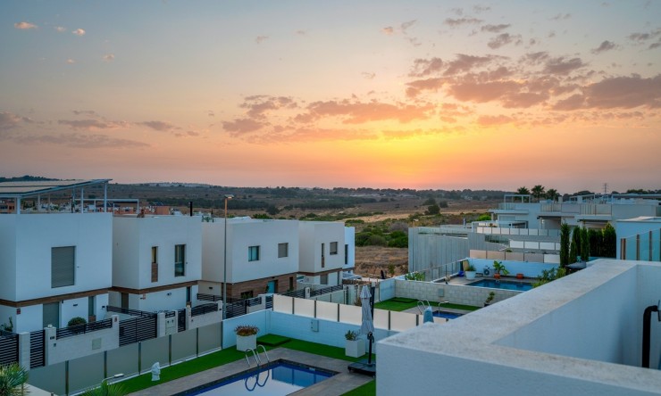 Herverkoop - Villa -
Orihuela Costa - Villamartín