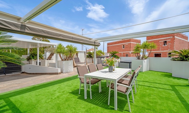 Herverkoop - Villa -
Orihuela Costa - Villamartín