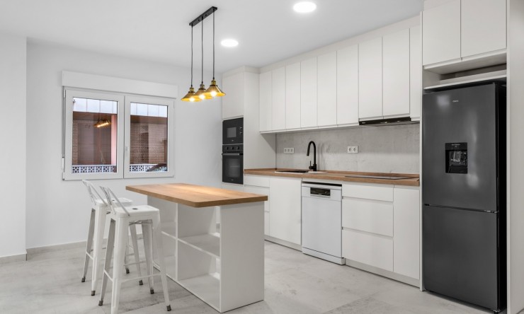 Resale - Apartment -
Torrevieja - Playa del Acequión