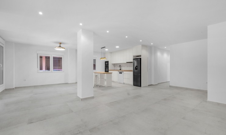 Resale - Apartment -
Torrevieja - Playa del Acequión