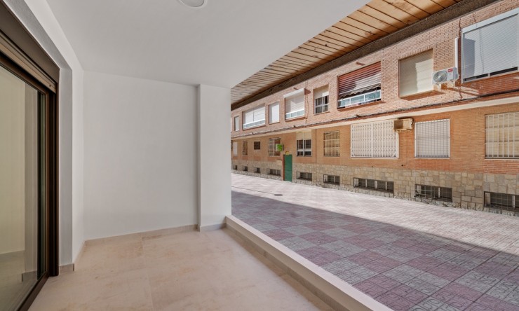 Resale - Apartment -
Torrevieja - Playa del Acequión