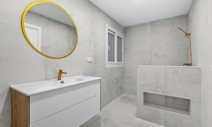 Resale - Apartment -
Torrevieja - Playa del Acequión