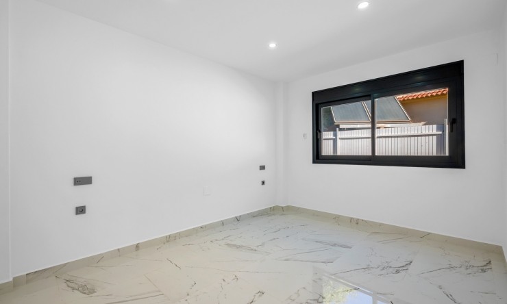 Reventa - Villa -
Campoamor
