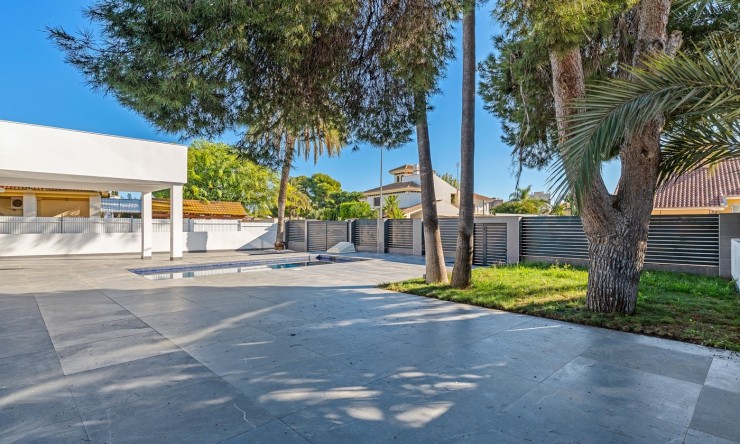 Reventa - Villa -
Campoamor