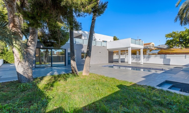 Reventa - Villa -
Campoamor