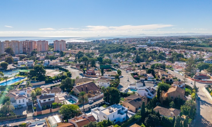 Reventa - Villa -
Campoamor
