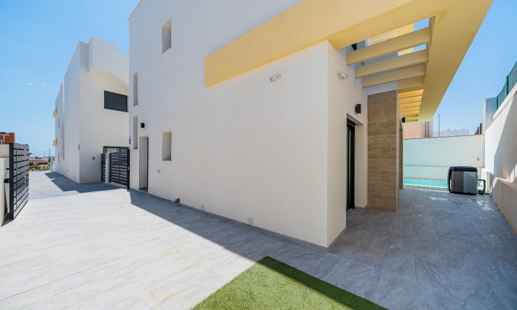 Resale - Villa -
Los Montesinos