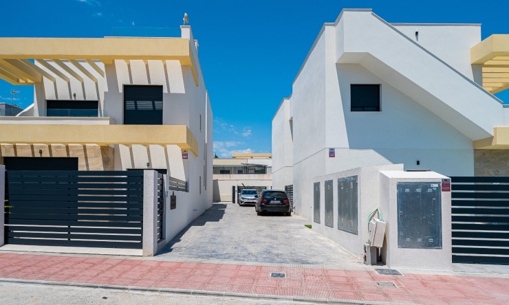 Resale - Villa -
Los Montesinos