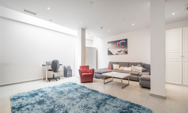 Resale - Villa -
Torrevieja