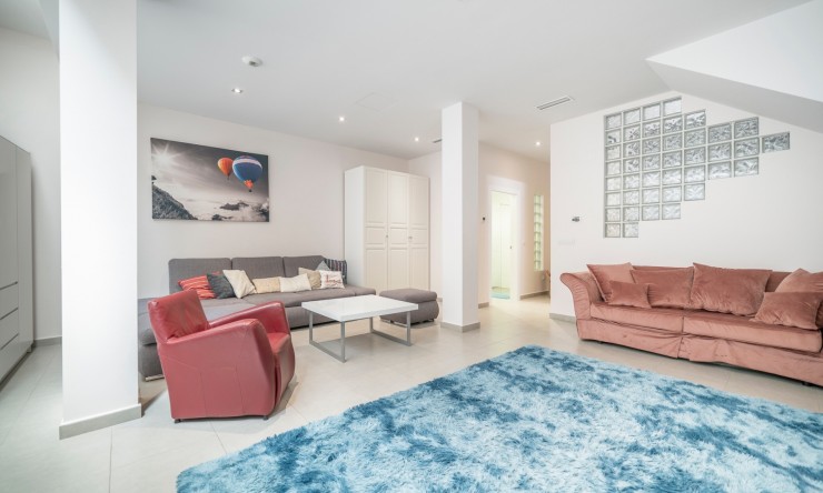 Resale - Villa -
Torrevieja