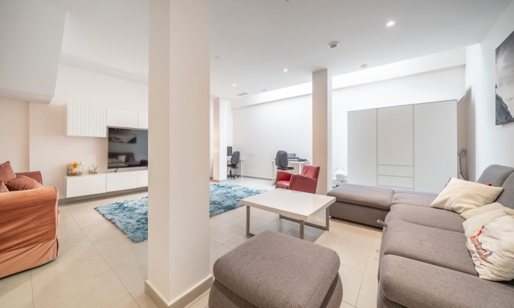 Resale - Villa -
Torrevieja