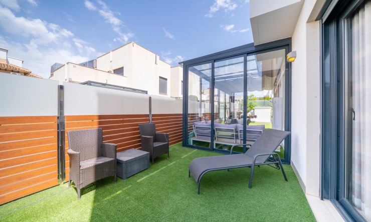 Resale - Villa -
Torrevieja