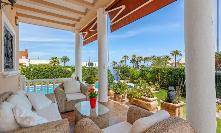 Resale - Villa -
Torrevieja - La Mata