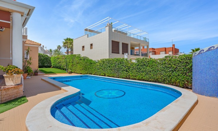 Resale - Villa -
Torrevieja - La Mata