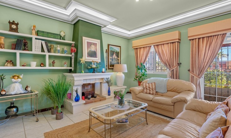 Resale - Villa -
Torrevieja - La Mata