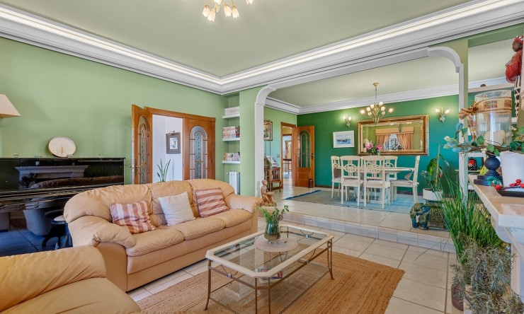 Resale - Villa -
Torrevieja - La Mata